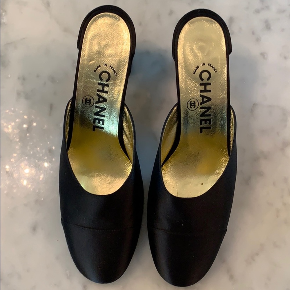 Beautiful authentic Chanel black satin mules 8